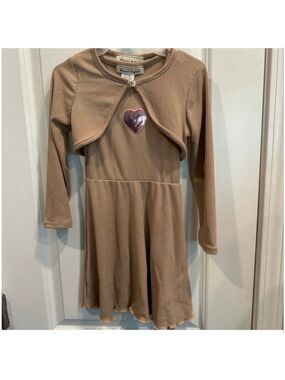 Girls Dream Girl Casual Dress Size 4 Beige with Pink Sequin Heart New With Tags